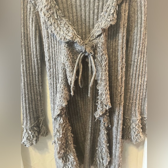 Long stylish wool sweater - Picture 10 of 13